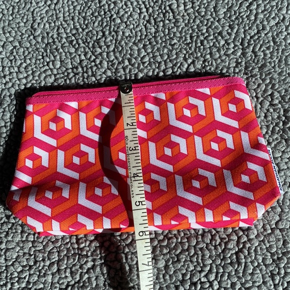 CLINIQUE Cosmetics Bag by Jonathan Adler - Picture 7 of 9